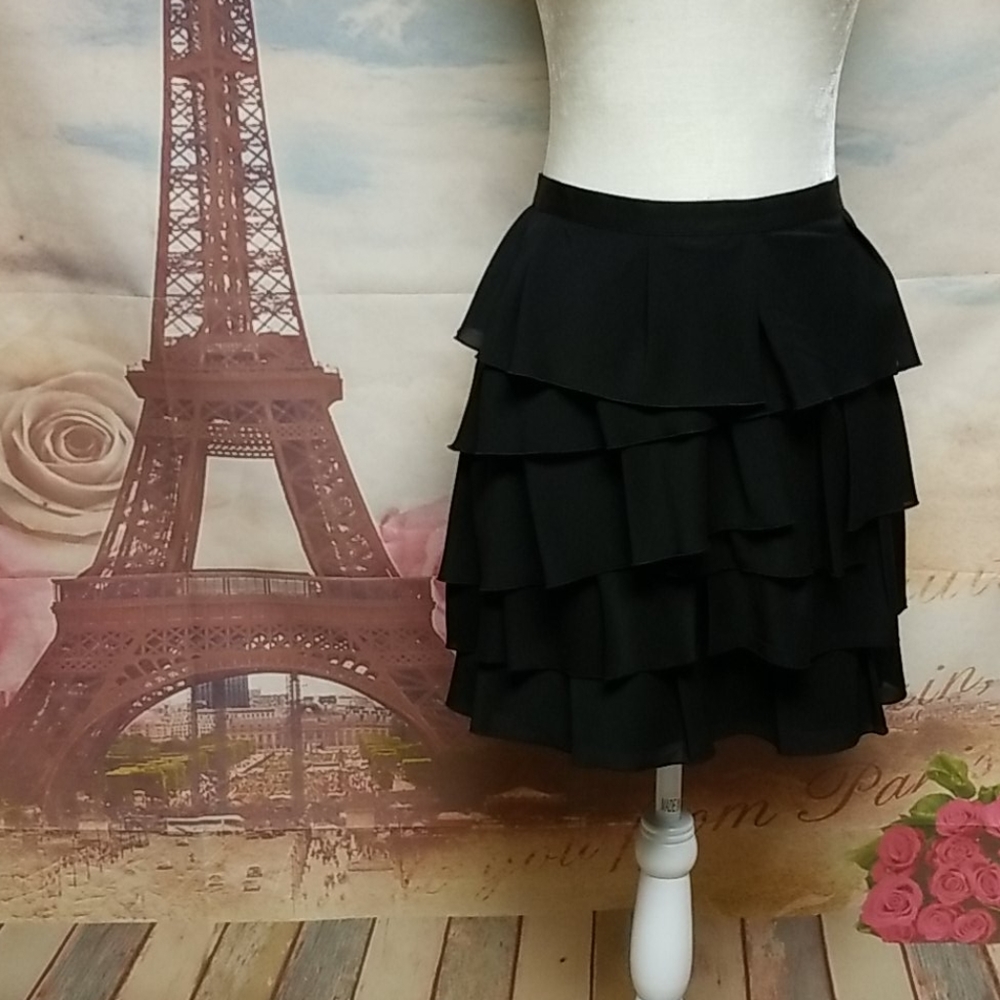The Limited layers skirt